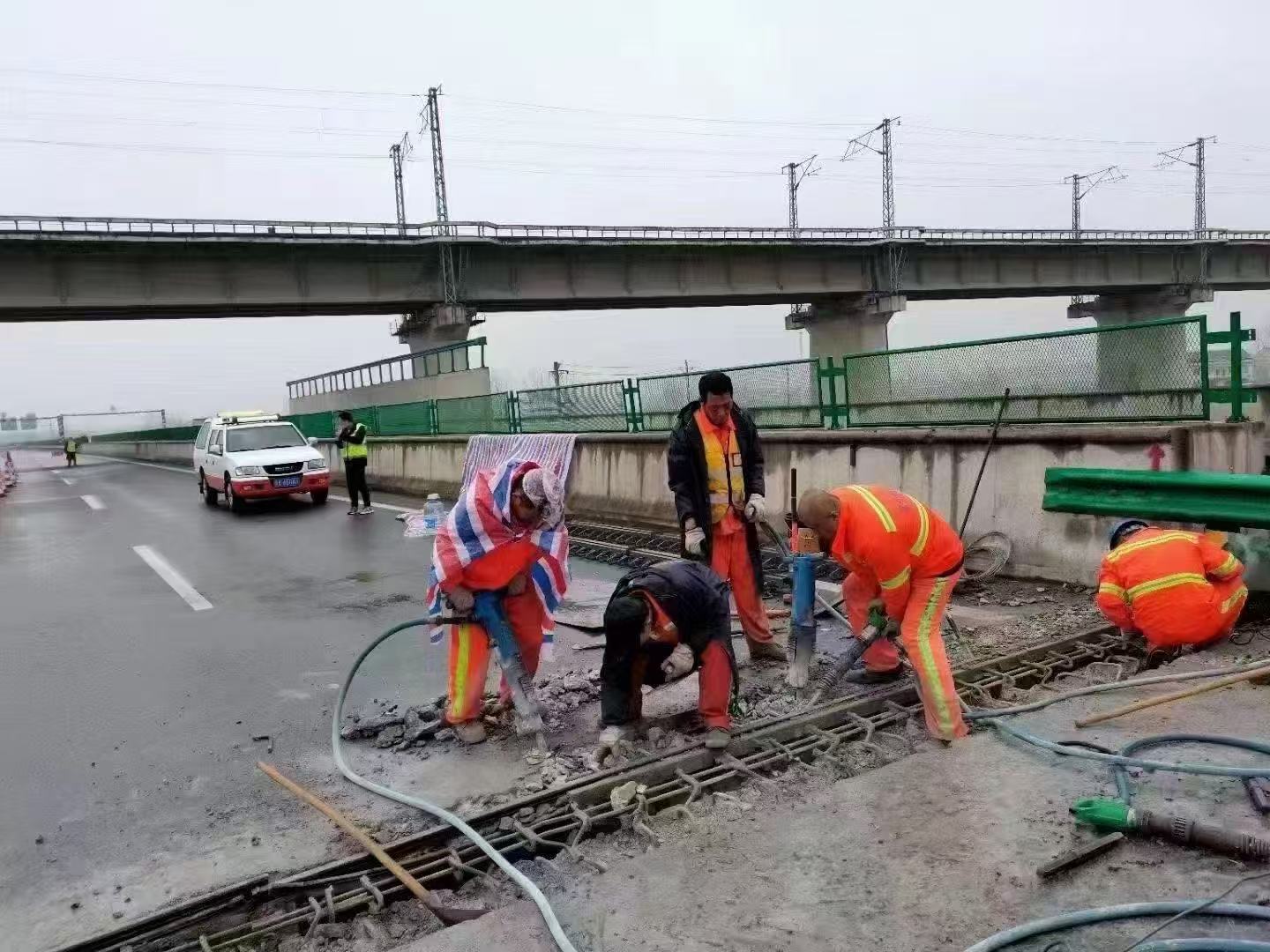 龙湾桥梁伸缩缝抢修料